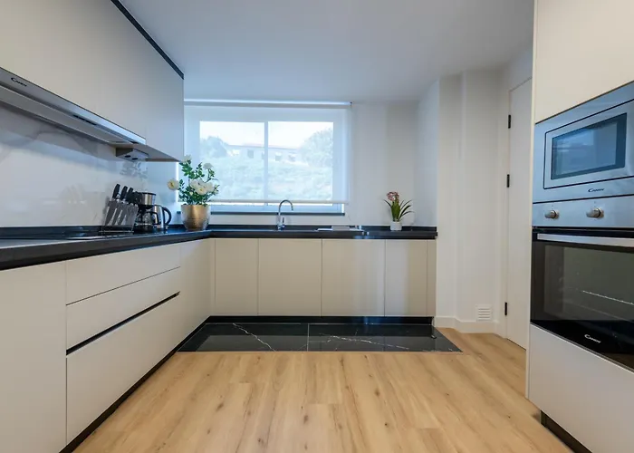 The By Sam * فونشال